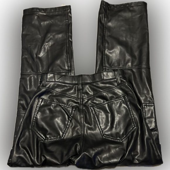 Abercrombie & Fitch Faux Leather 90s Relaxed Cargo Pants - Picture 3 of 9